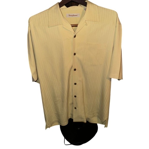 Tommy Bahama | pale yellow button up collared shirt | 100% silk | size‎ large - Picture 1 of 8
